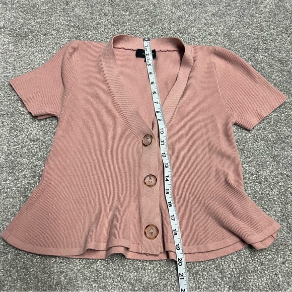 En Saison Sweater Women Small Pink Flared Crop Short Sleeve Cardigan Knit V Neck - Picture 2 of 7